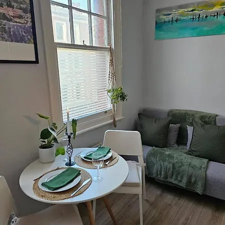 Beautiful And Spacious Flat Лондон Экстерьер фото