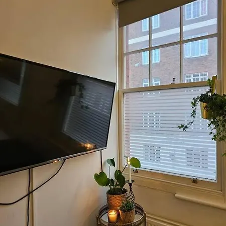 Beautiful And Spacious Flat Лондон Экстерьер фото