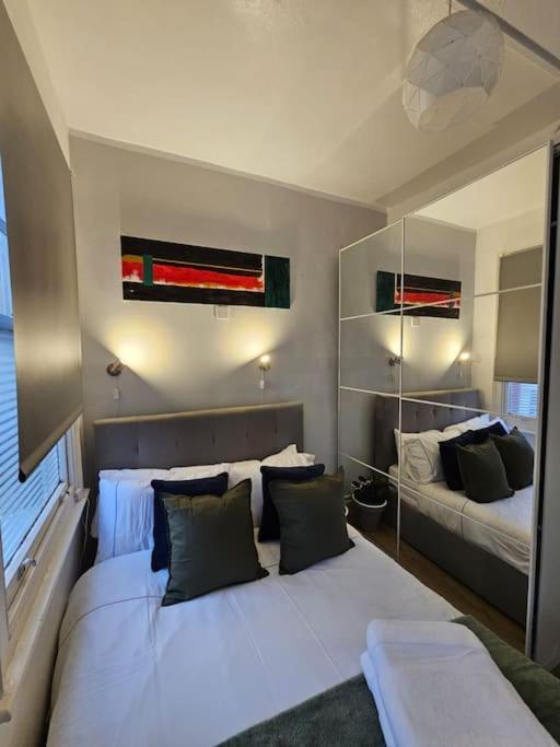 Beautiful And Spacious Flat * Лондон