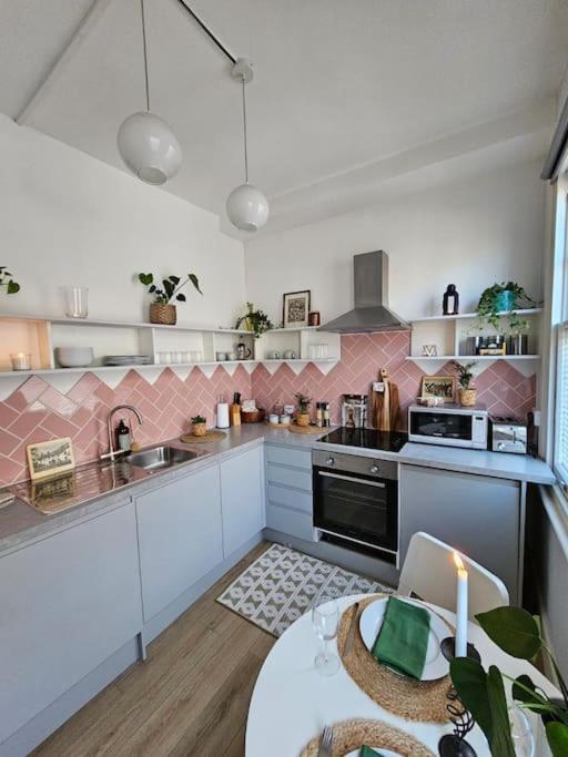 Beautiful And Spacious Flat Лондон